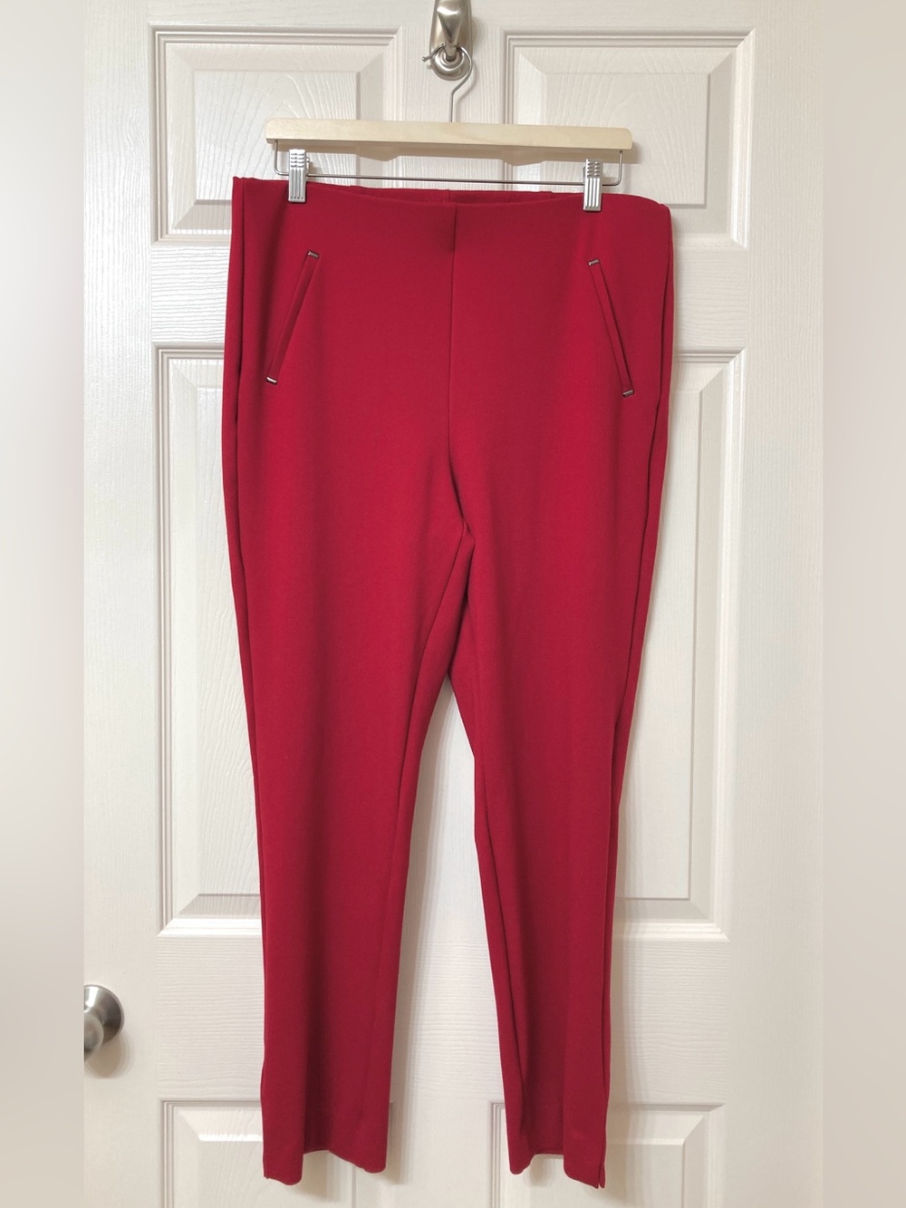 Chico’s 2 Red So Slimming Juliet Trim Detail Ponte Knit Pull On Ankle Pant Large